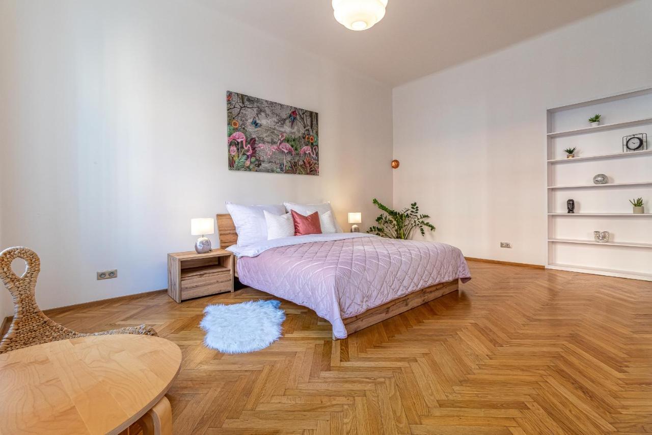 Stylish Luxury Flat In Old Town Apartment Bratislava Exterior photo